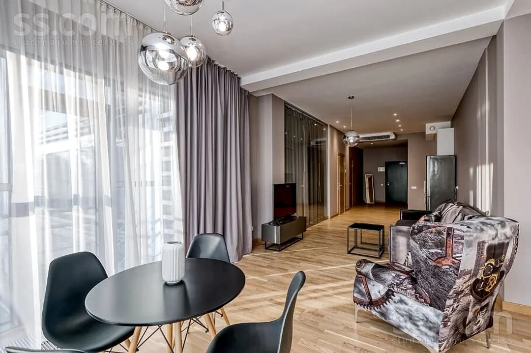 Divistabu dzīvoklis — Mežaparka pr. 1