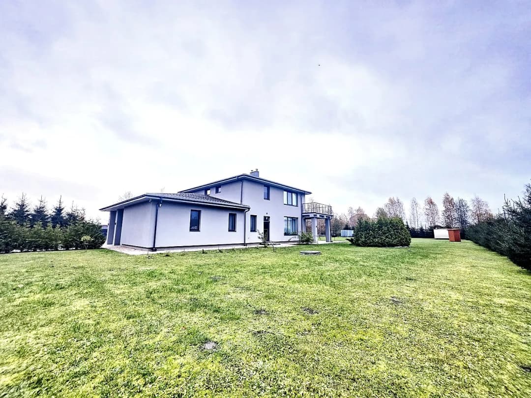 7-ist. Māja, 378㎡ - Olaines pagasts, Pārolaine
