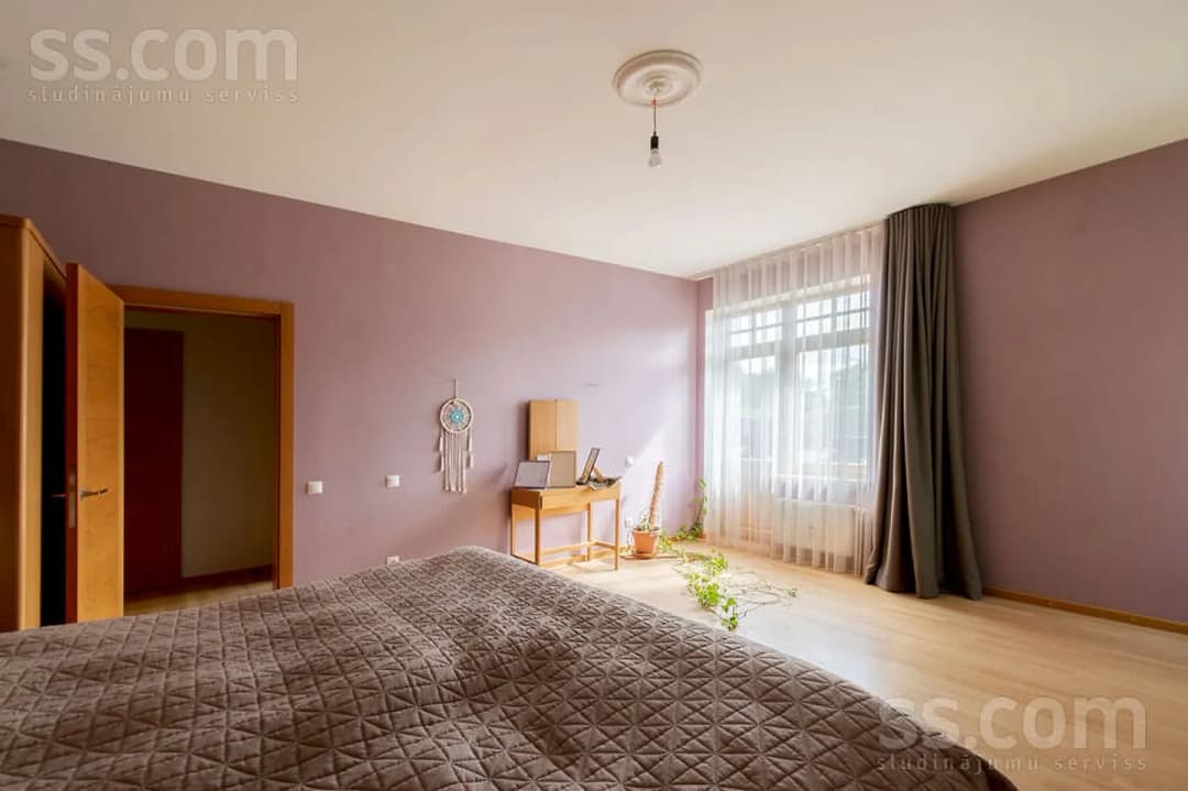 4 istabu dzīvoklis — Kalna iela 32 — vēl bildes