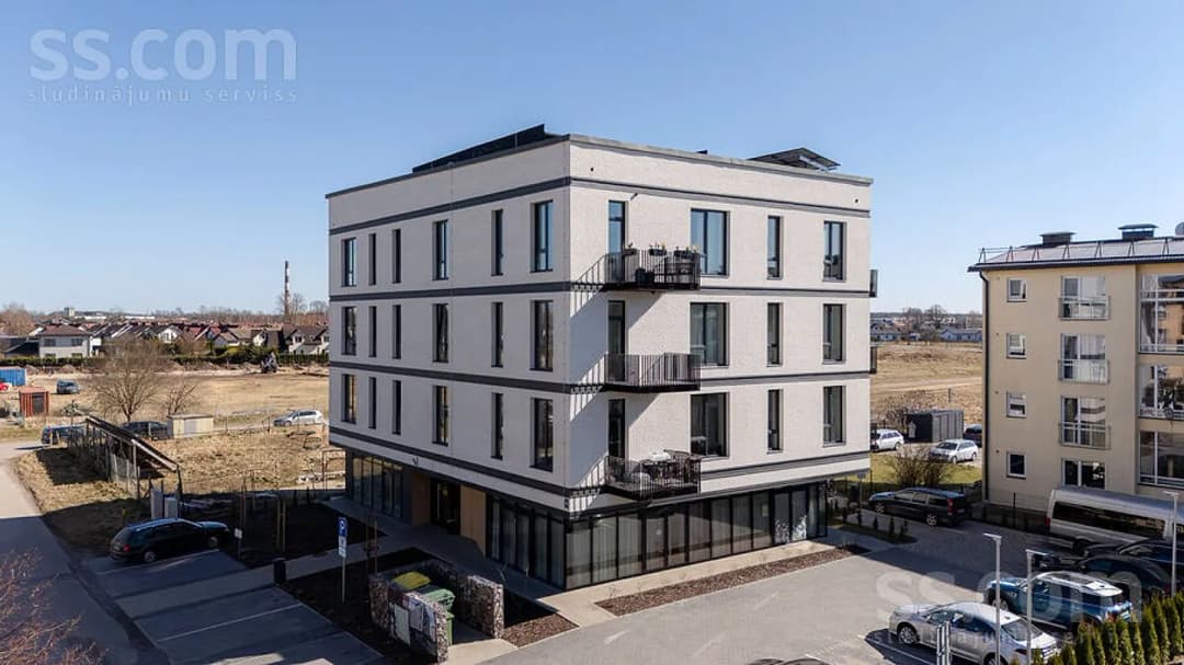 4 istabu dzīvoklis — Mazā Zemturu iela 14