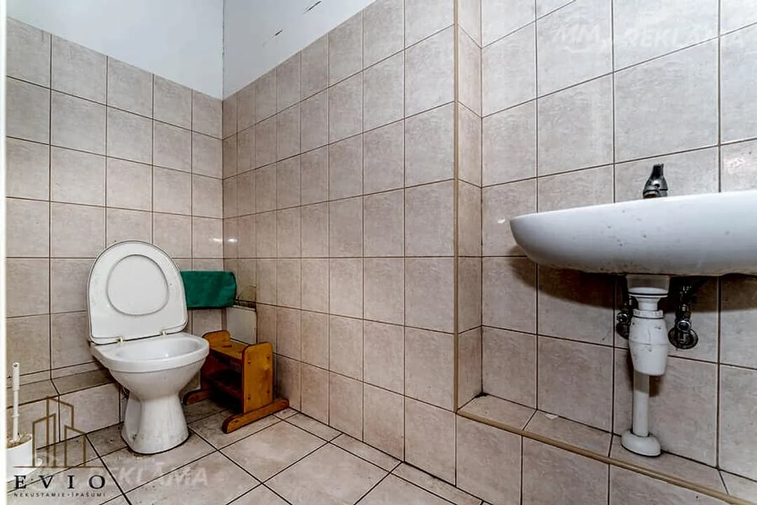 Plašs un daudzfunkcionāls 141, 6 m² īpašums Rīgas centrā. — vēl bildes
