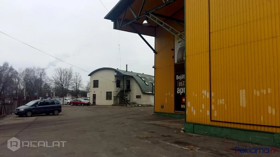Iznomā noliktavas telpas centrā. + Telpas iespējams pielāgot arī ražošanai vai jebkurai — vēl bildes