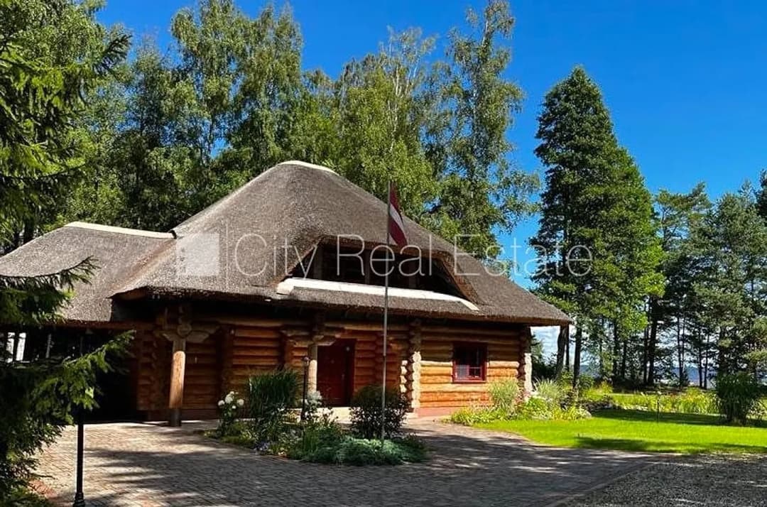 5-ist. Māja, 190.00㎡ - Rojas pagasts, Kaltene