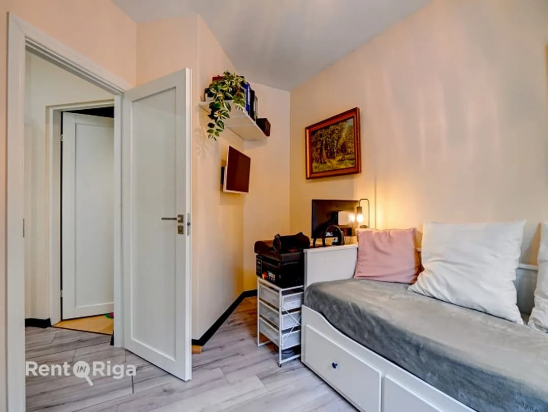 Vienistabas dzīvoklis — Bruņinieku iela 121B — vēl bildes