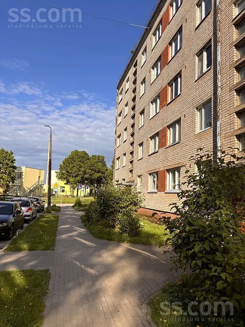 Divistabu dzīvoklis — Maija iela 2